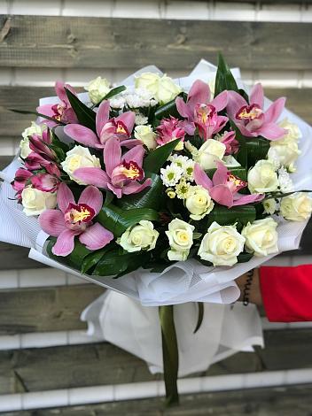 Букет цветов из: Розы и Хризантемы в Усть-Баргузин